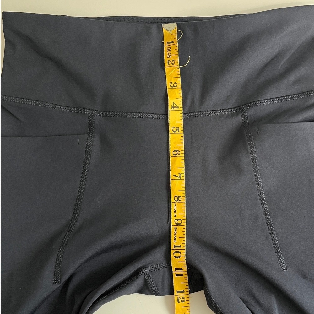 GapFit Womens High Rise Flare Leggings Black Pockets Athletic Yoga Pants Size S - Picture 6 of 8